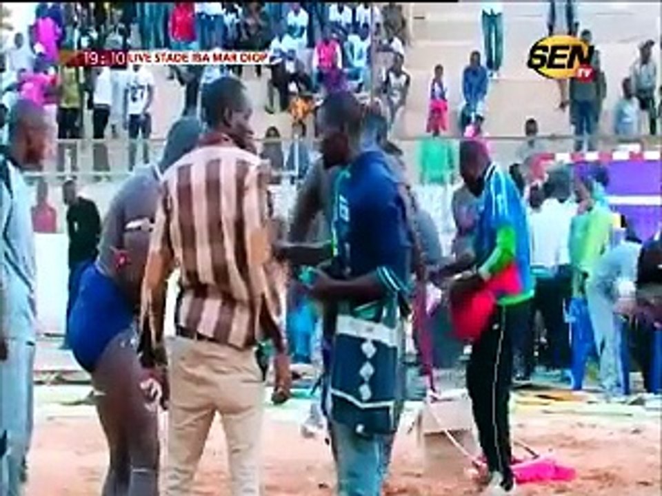 Gris Junior domine Alam Dare et attends toujours un vrai adversaire