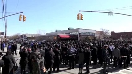 Brooklyn'deki Yangında Ölen 7 Çocuk İçin Cenaze Töreni - New