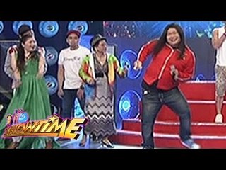 Warla goes zumba on Sine Mo To