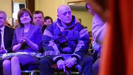 ρωσιδες στρατιωτινες σε επιδειξη μοδας