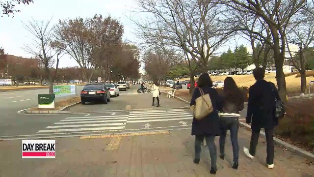 Korea's college graduates face tougher employment conditions than high school graduates