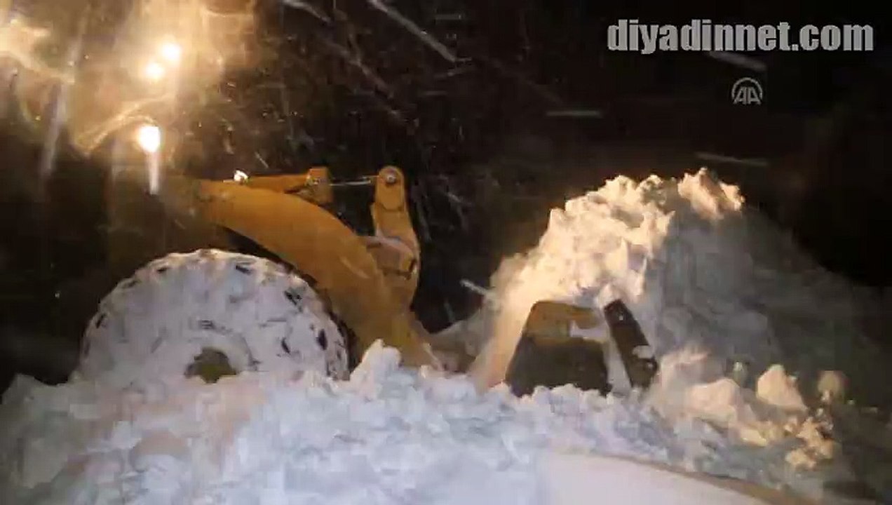 Taşlıçay 32 kişi, 4 saatlik çalışmayla kurtarıldı