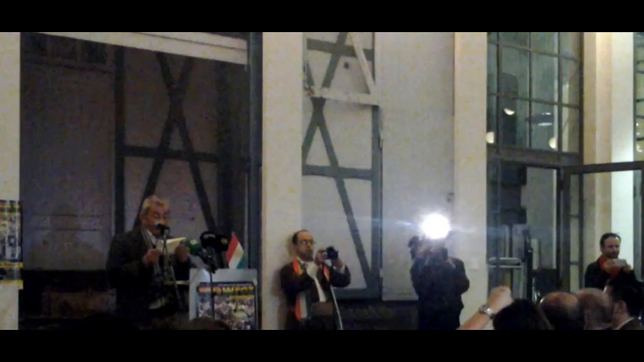 Seydayê Dilbirîn helbesta xwe ya li ser Pêşmerge dixwîne. Holenda ~ 20ê 3ya 2015an