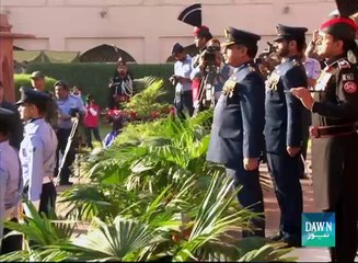 Change of guard ceremony at Mazar-e-Iqbal on Pakistan Day