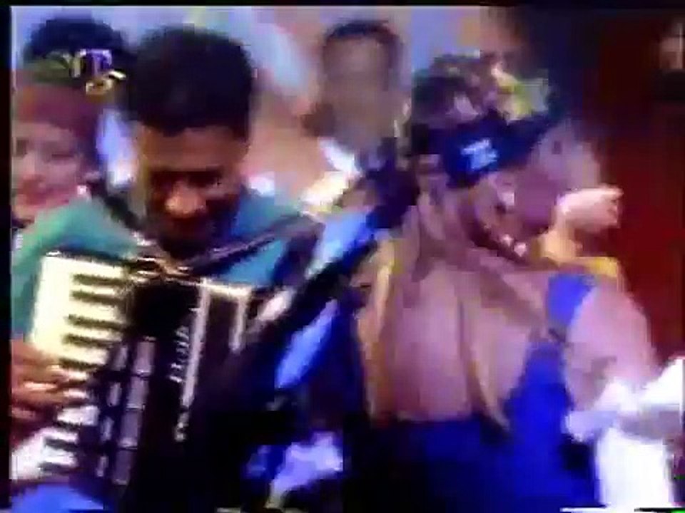 Amr Diab - 'Habibi Ya Nour El Ain'