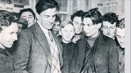 Владимир Владимирович Маяковский | Ничего не понимают! | Онлайн | Стихотворение