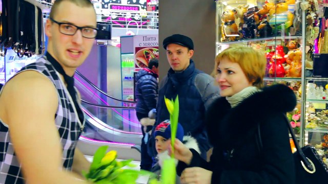 Праздник 8 марта в Универмаге «Муравей» на пр. Ленина