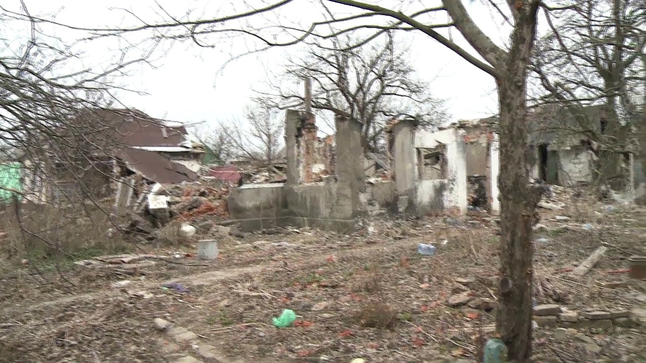 Ukraine  On the frontline of the supposed ceasefire - BBC News