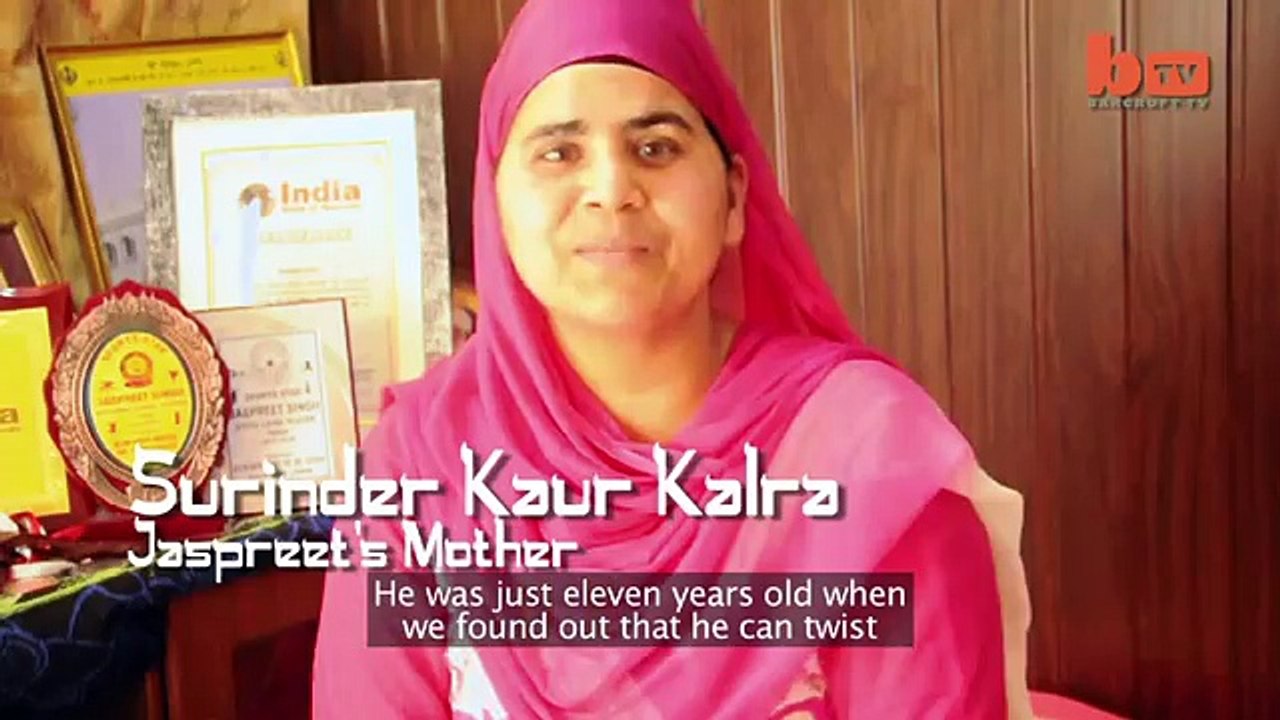 Cet Homme est Elastique ce qu'il est Capable de faire est INCROYABLE