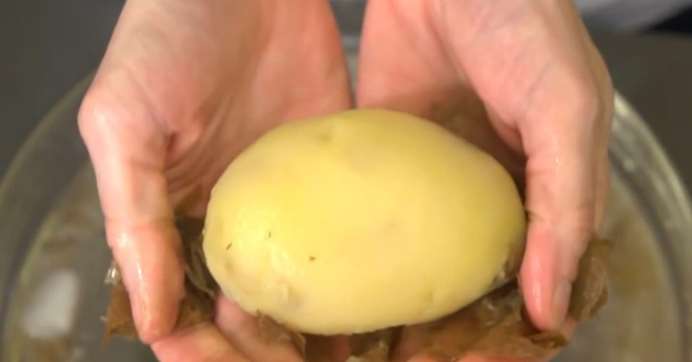 Kaynamış Patates Böyle Soyulur