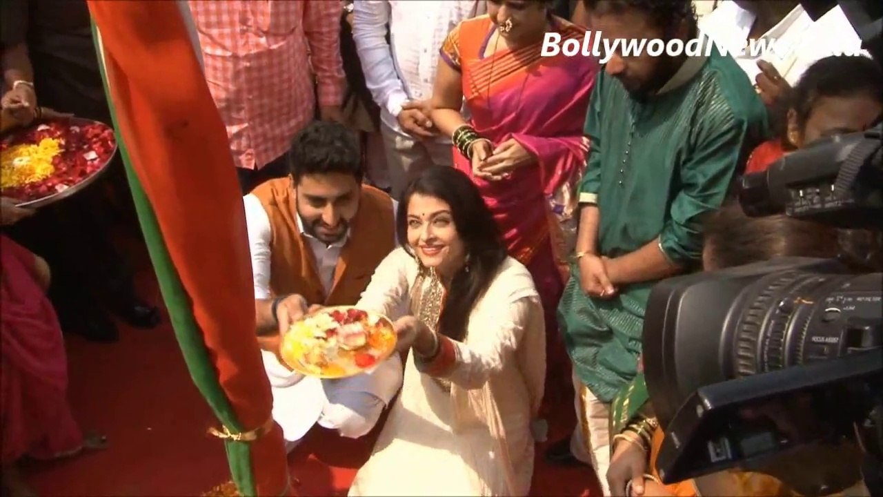 Aishwarya Rai & Abhishek Bachchan celebrating Gudi Padwa 2015 in Mumbai