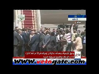 البشير يستقبل السيسى بمطار الخرطوم