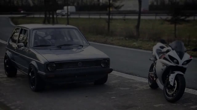 Golf MK1 VS Yamaha R1 bike : amazing race