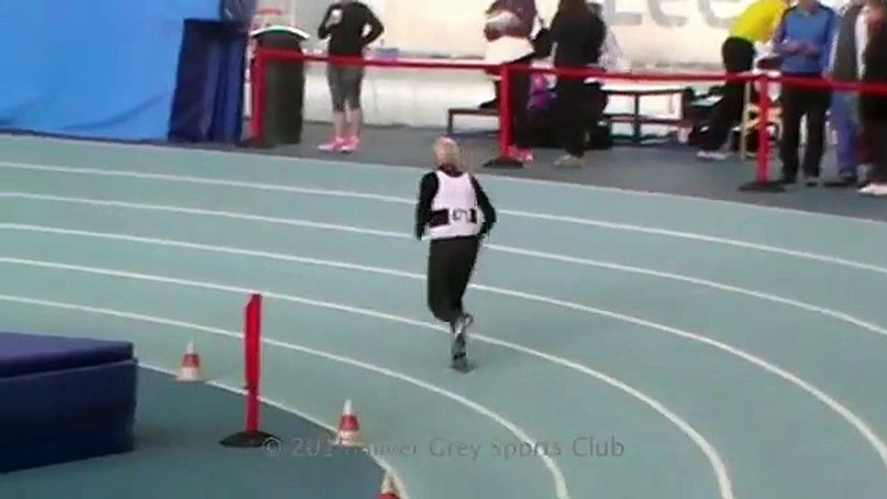 A 95 ans il bat le record du monde du 200 mètres senior ! Admirez la performance ...