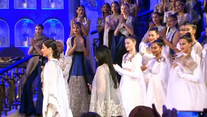 LFW Grand Finale Showstopper Kareena closes the show