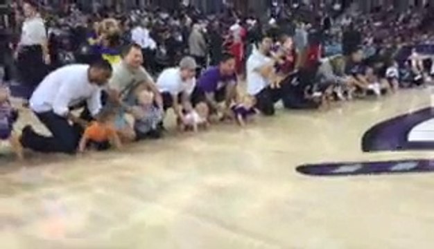 NBA- les Sacramento Kings organisent une course de bébés