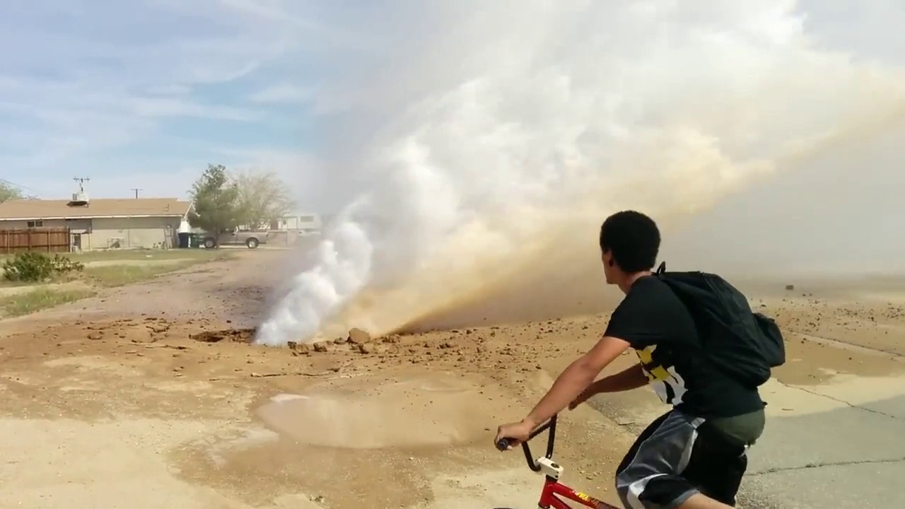 Rupture de canalisation d'eau : impressionnant!