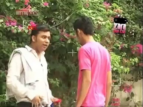 Zara Hut Kay Hair Dresser On Road New Funny Pakistani Clips 2013