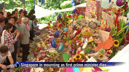 Singapore in mourning as first prime minister dies
