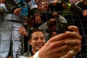 En plein match, Thauvin improvise un selfie