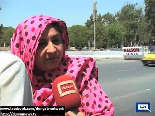 Dunya News - Karachi: Barriers still intact on roads despite Ranger's orders