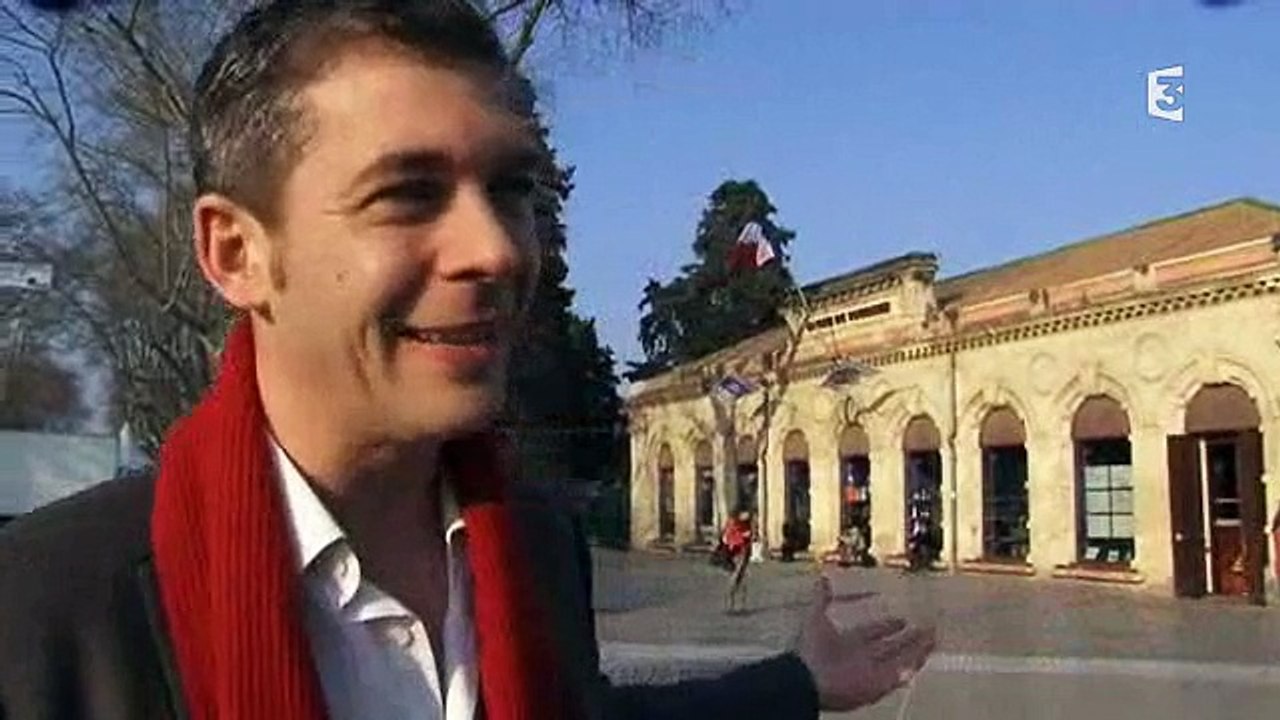 Portrait du romancier Romain Puértolas
