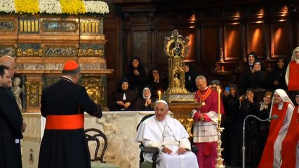 Napoli - Papa Francesco in Duomo - Miracolo di San Gennaro e le suore di clausura -live-  (21.03.15)