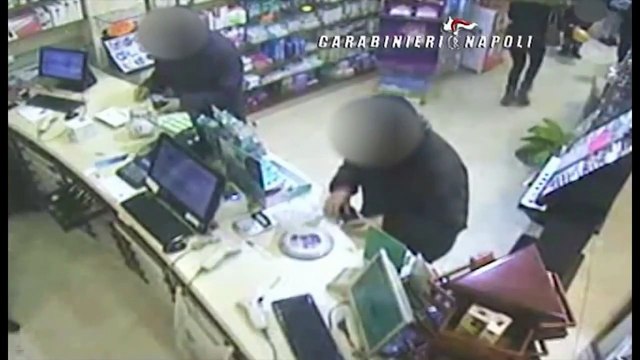 Napoli - Arrestati due rapinatori di farmacie al Vomero (16.03.15)