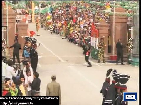 Flag lowering ceremony at Wagah Border