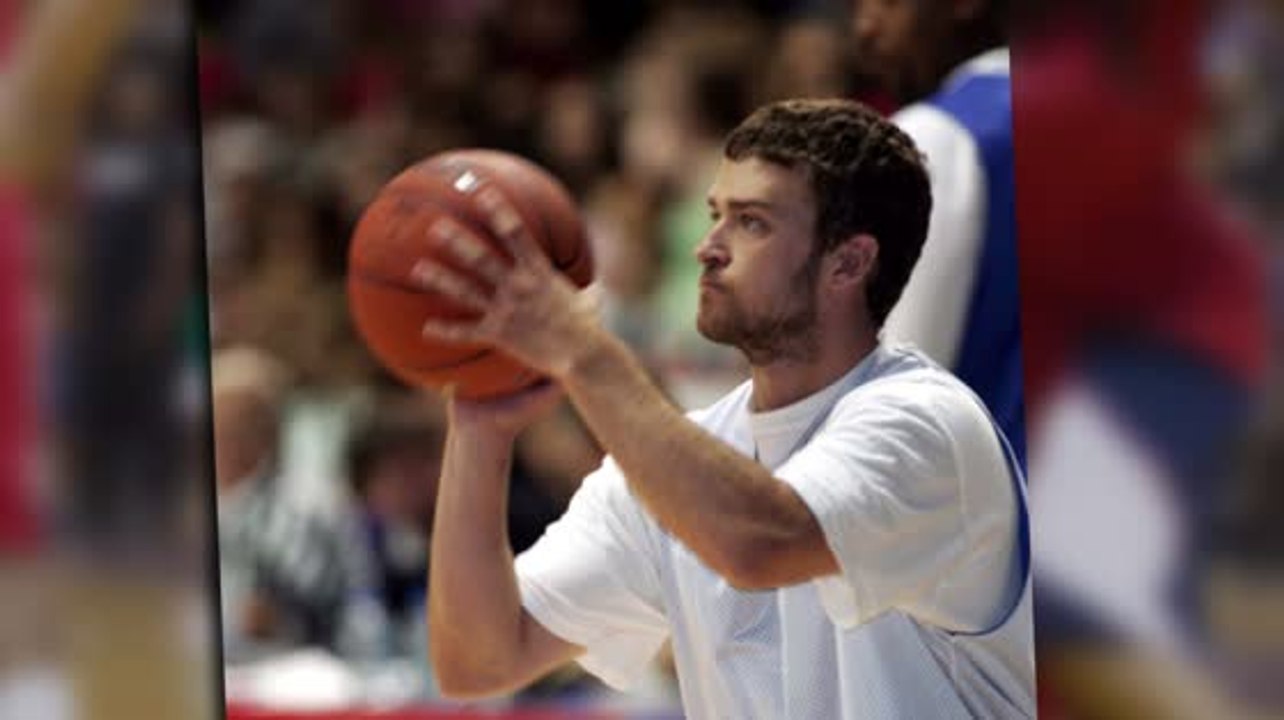 Celebridades juegan básquetbol en el espíritu de March Madness
