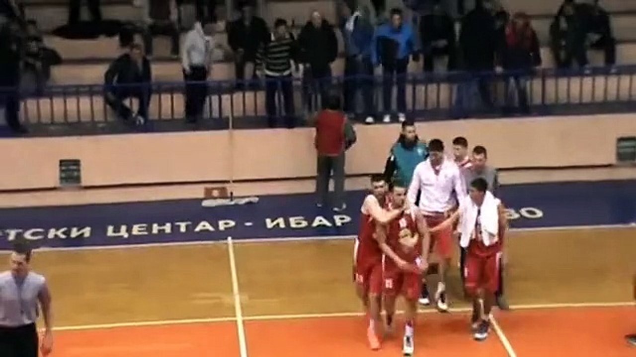 SLOGA v NAPREDAK Tuča igrača i publike u Kraljevu