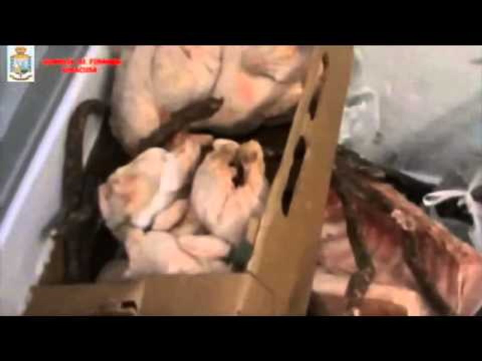 Siracusa - Supermarket sequestro prodotti scaduti Guardia di Finanza (06.03.15)