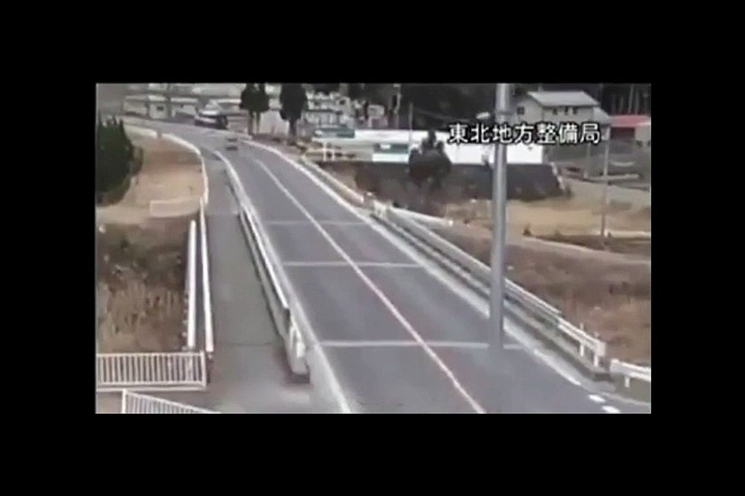 very Close,  During Japanese Tsunami  Video - dailymotion