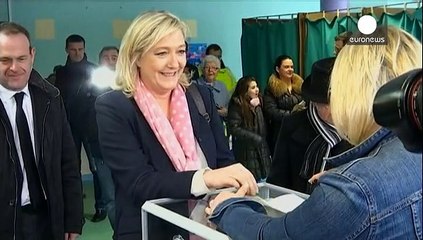 Франція - вибори: праві попереду, націоналісти тріумфують, соціалісти чекають ІІ туру