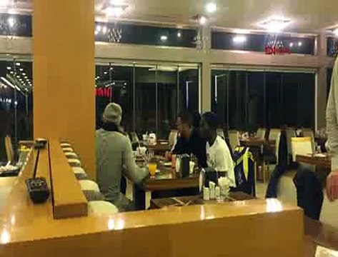 Sow ve Demba Ba, Derbi Sonrası Soluğu Dönercide Aldı