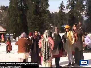 Dunya News - Tourists enjoy holiday in Nathiya Gali