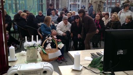 Hommage à "Nicolas" sur la place de l'hôtel de ville à Saint-Quentin. Le chanteur est décédé brutalement le 12 mars