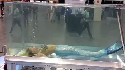 Real Girl Fish Bubble - Amazing