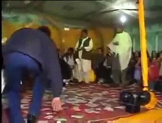 Sexy Nida Chaudhary best Mujra At A Special Party Full HD Hot And Sexy 2015