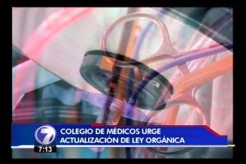Colegio de Médicos dice estar atado de manos para ejercer mayor control a agremiados