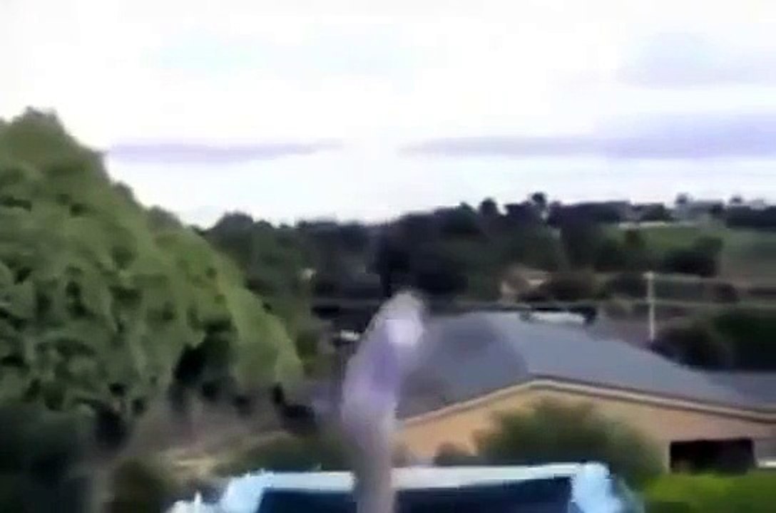 Adam düştüğüne çok pişman oldu -))))