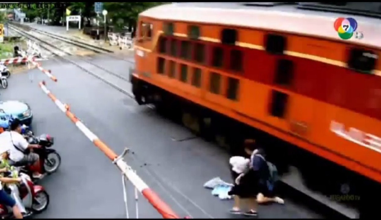 Girl hit by train (LUCKY)