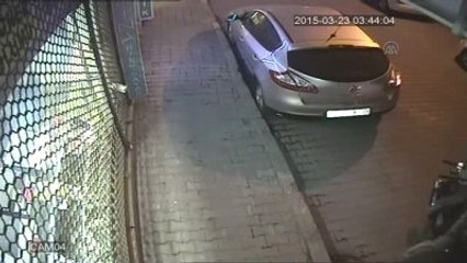 Kapalı Kepengi Keserek İş Yerini Soydular