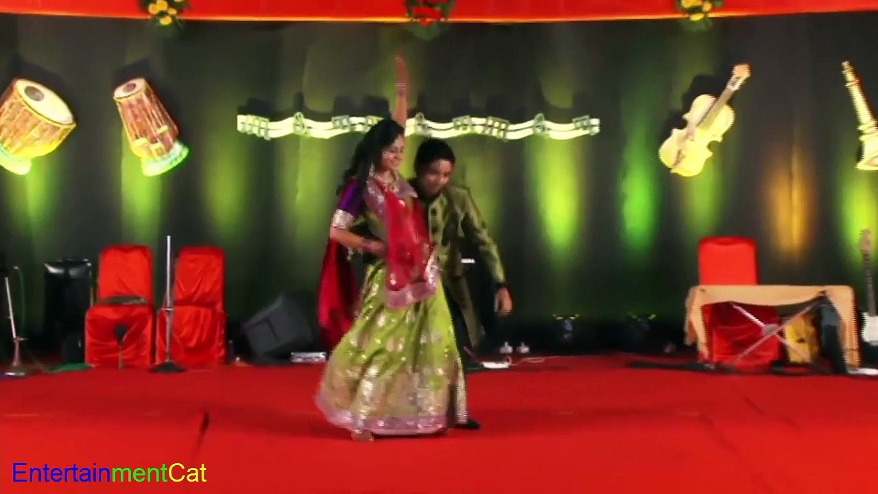 Bride & Groom Dancing on Their Wedding