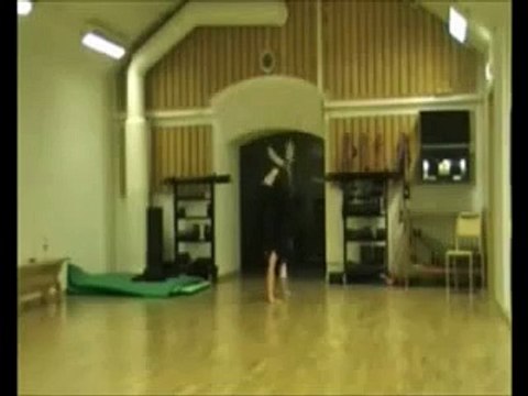 MUST SEE★★★NINJA FREESTYLE FOOTBALL LEIKI tricking acrobatic soccer breakdance freerun parkour