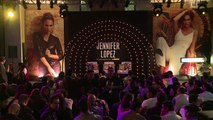 Jennifer Lopez lança linha de roupas populares