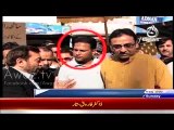 Watch Farooq Sattar Reaction When He Denies that He Doesn039t Know Umair Siddiqui And Rana Mubashir Show A PICTURE Taken