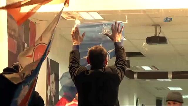 AK Parti seçim bürosuna silahlı saldırı