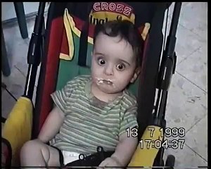 Aç bebek =) Mama istiyorum mama