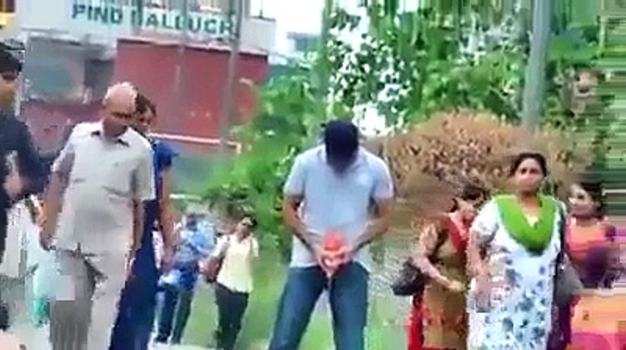 Funny Pee Prank in Pakistan